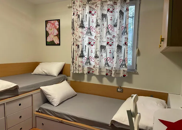 Prickly Pear Corner Apartman Tirana